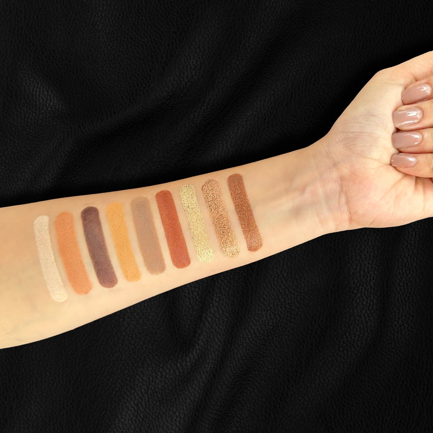 RENEE Fearless Eyeshadow Palette 12gm
| Nude