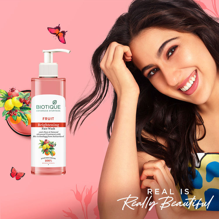 BiotiqueFruit Brightening Face Wash (200 ml)