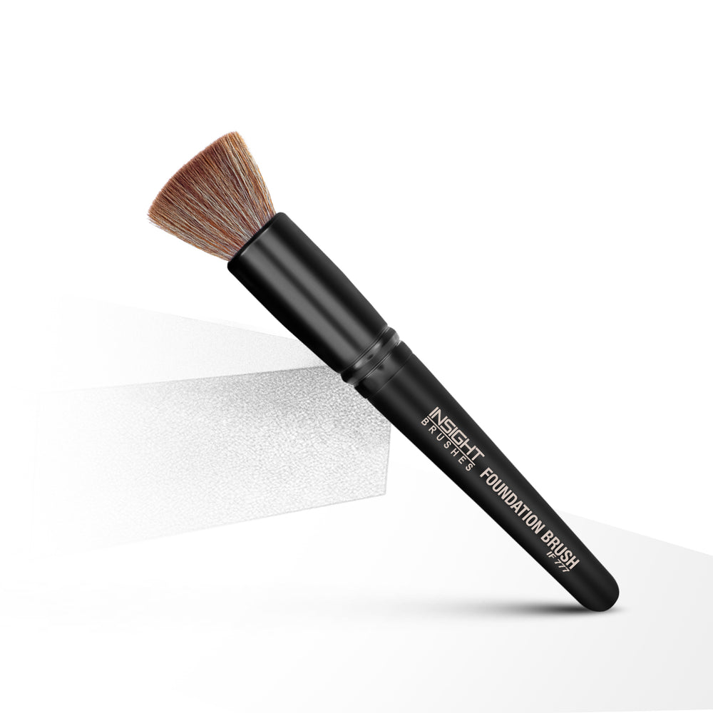 Insight professional Foundation Brush IF 777