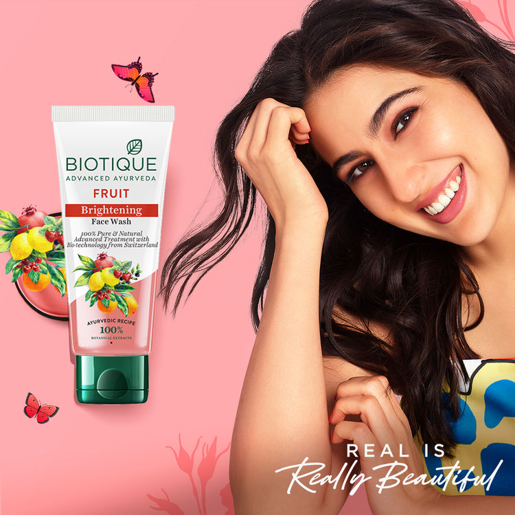 Biotique Fruit Brightening Face Wash (150 ml)