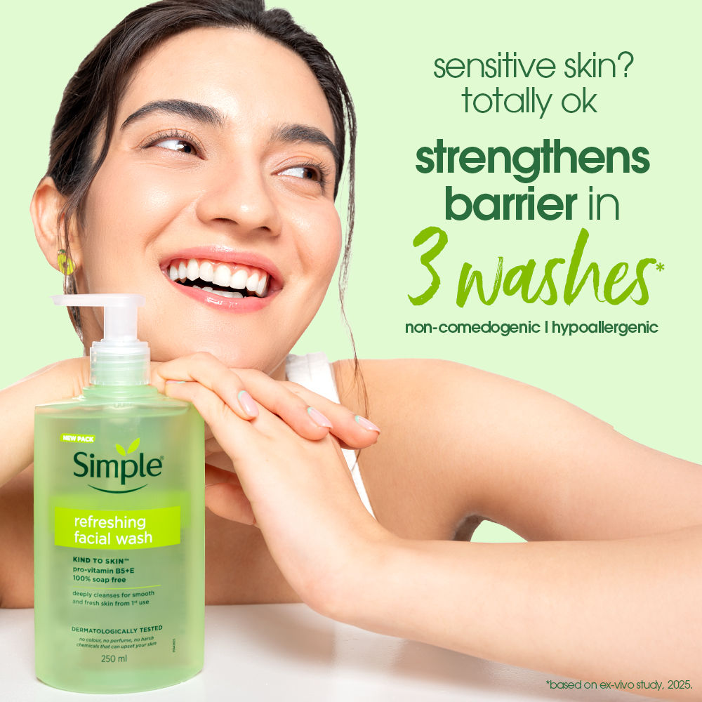 Simple Kind to Skin Refreshing Facewash Mild Face Wash for Sensitive Skin
(250ml)
