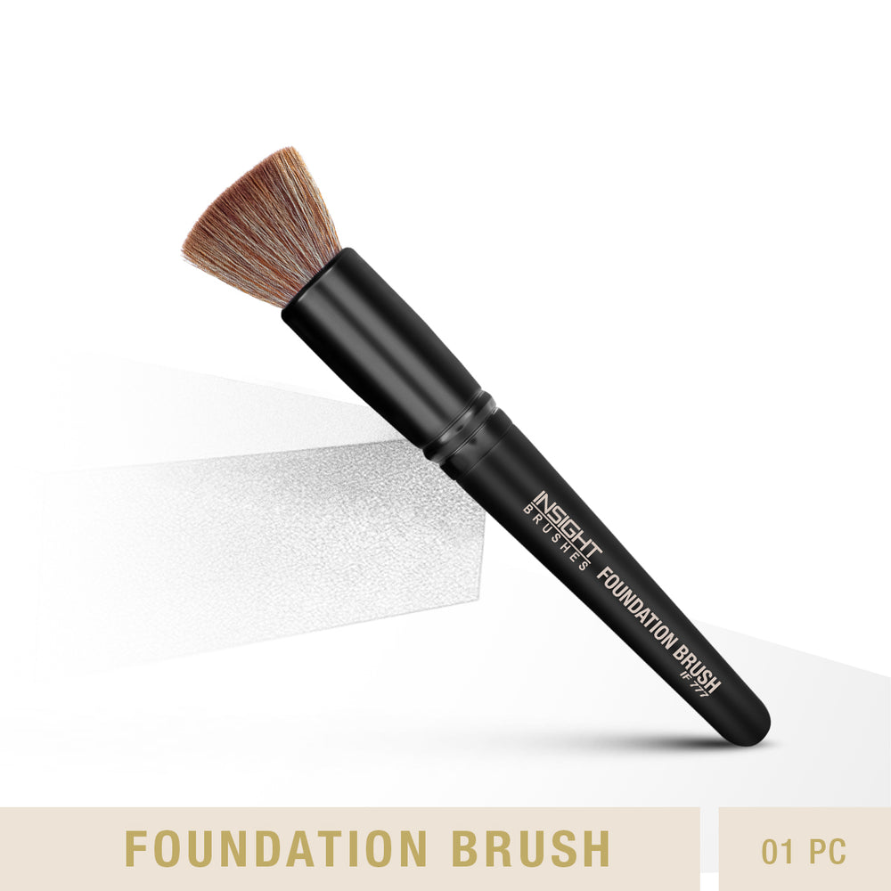 Insight professional Foundation Brush IF 777