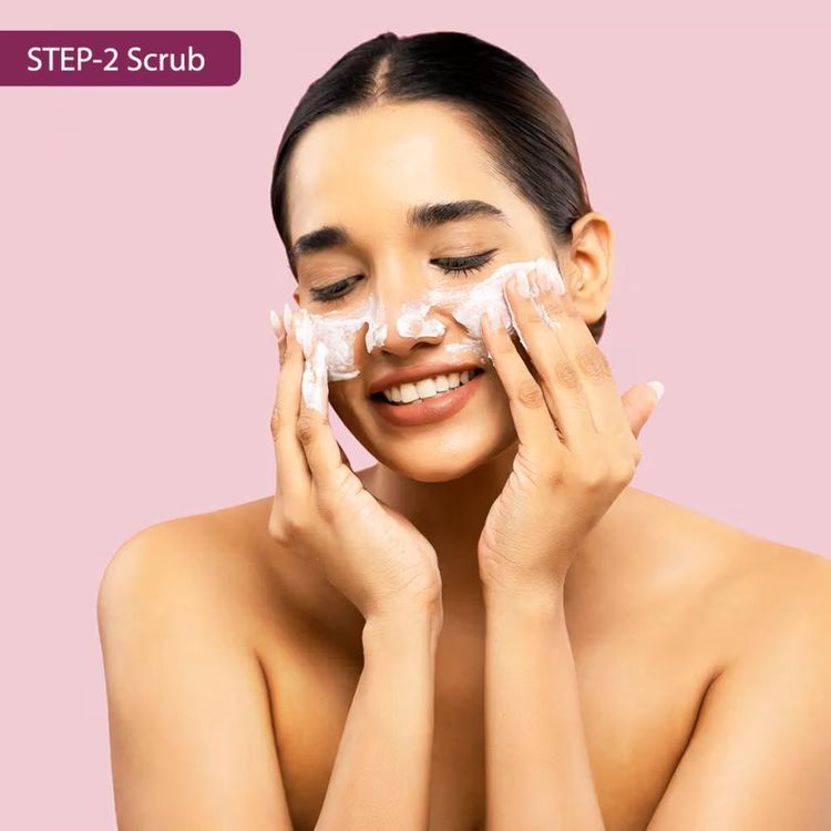 Lotus Herbals Whiteglow Insta Glow 4 IN 1 Facial Kit For Cleansing, Whitening And Smoothing Skin (40gm)