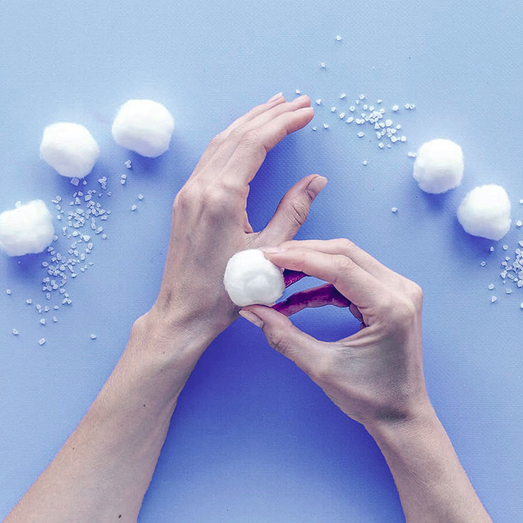 GUBB Hypoallergenic 100% White Cotton Balls For Face Cleansing & Makeup Removal - 50 Pieces (50pcs)