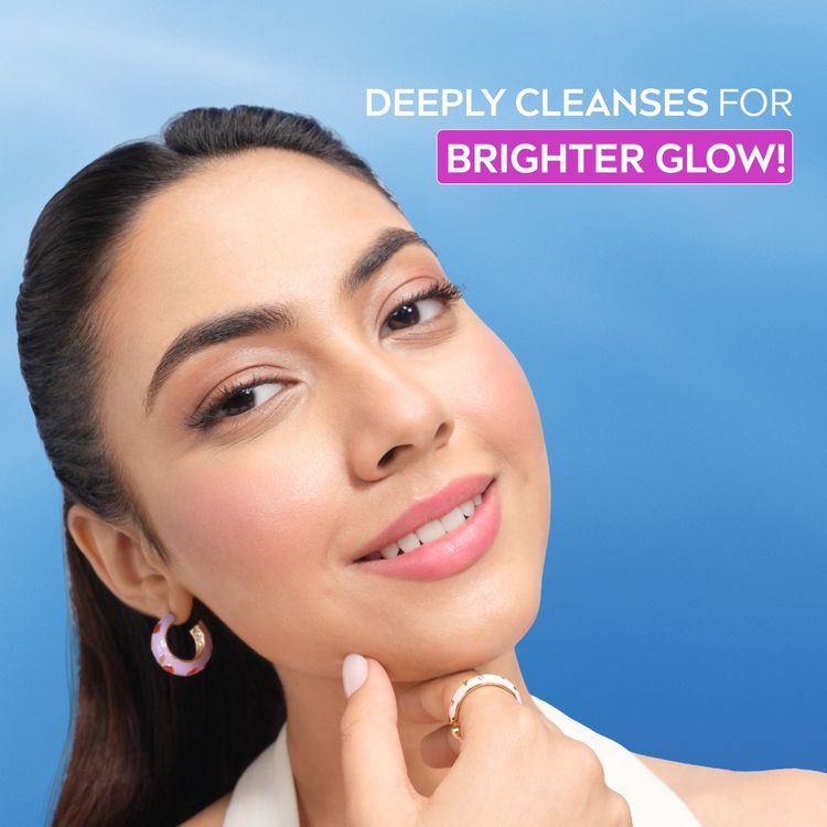 NIVEA Luminous Even Glow Bubble Foam Daily Gentle and Brightening Face Wash With 6 Acid complex
(100ml)