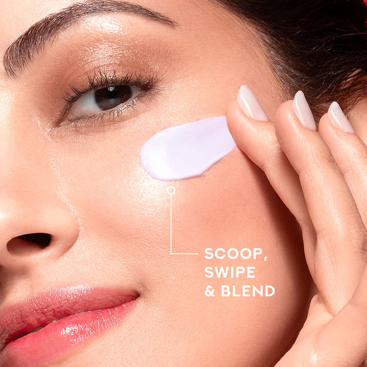 Ponds Age Miracle Anti Aging Day Cream With 10% Retinol-C Niacinamide & Collagen B3 Complex SPF 15 PA++
(50g)